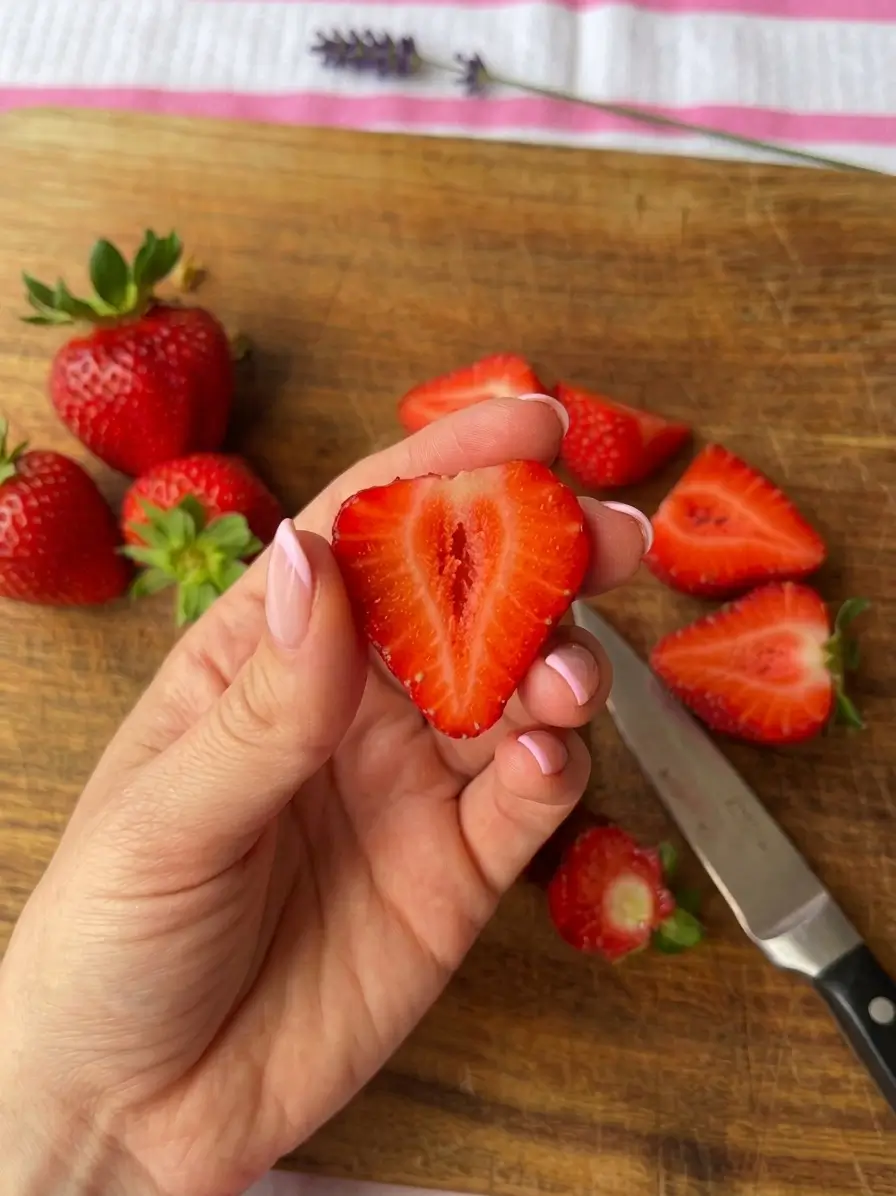prep-the-strawberries