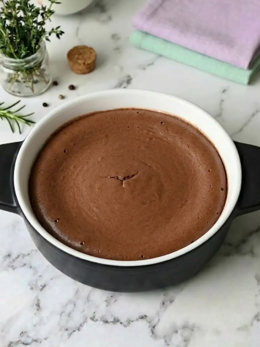 Chocolate Yogurt Cheesecake (video) 2 Chocolate-Yogurt-Cheesecake-Baked