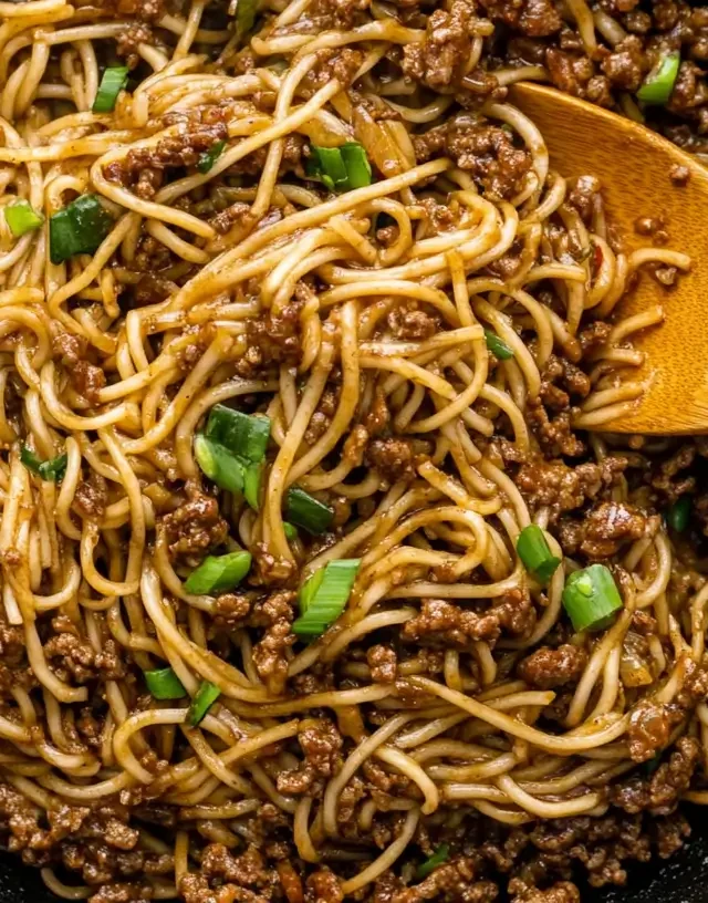 mongolian-ground-beef-noodles-featured-image